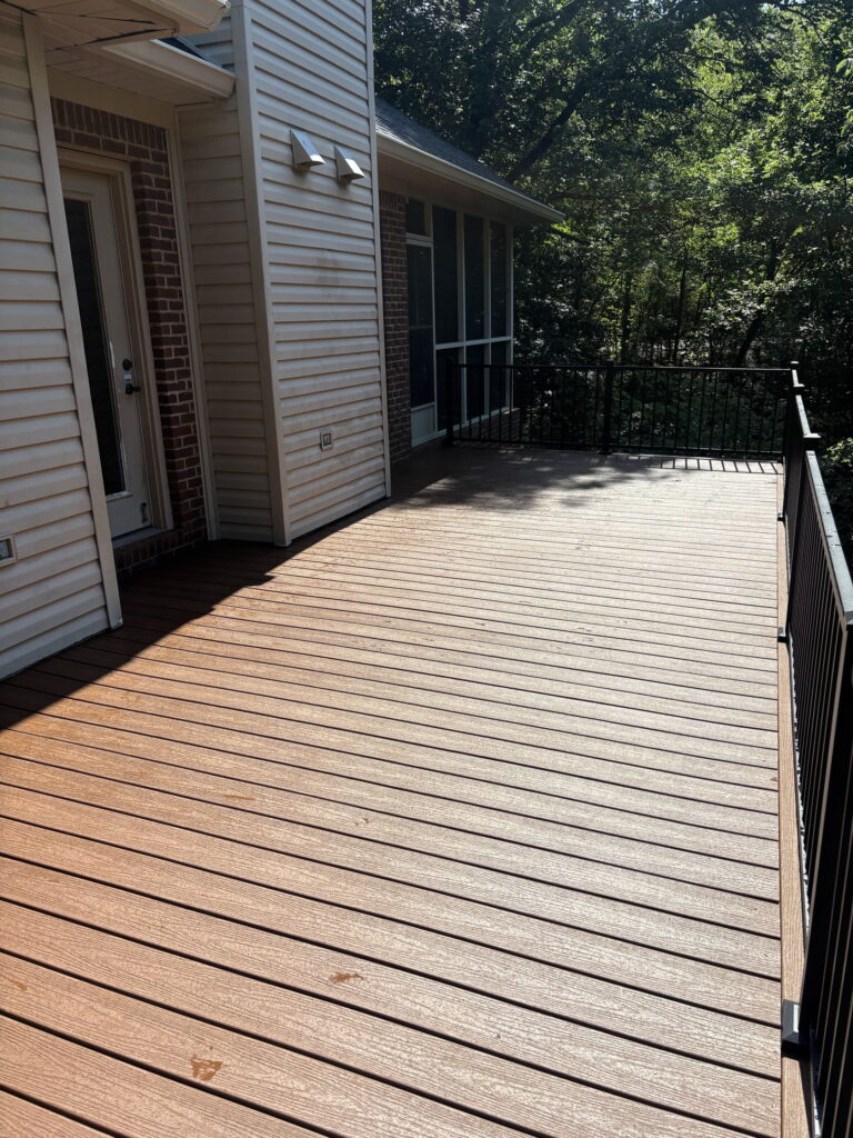 wooden-deck-build-in-guntersville