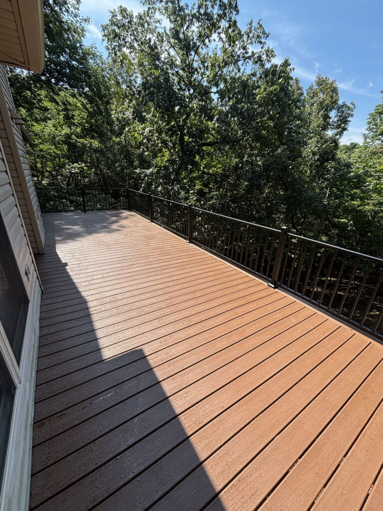 wooden-deck-in-huntsville